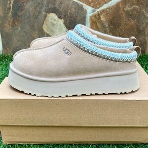 NEW UGG tazz slippers